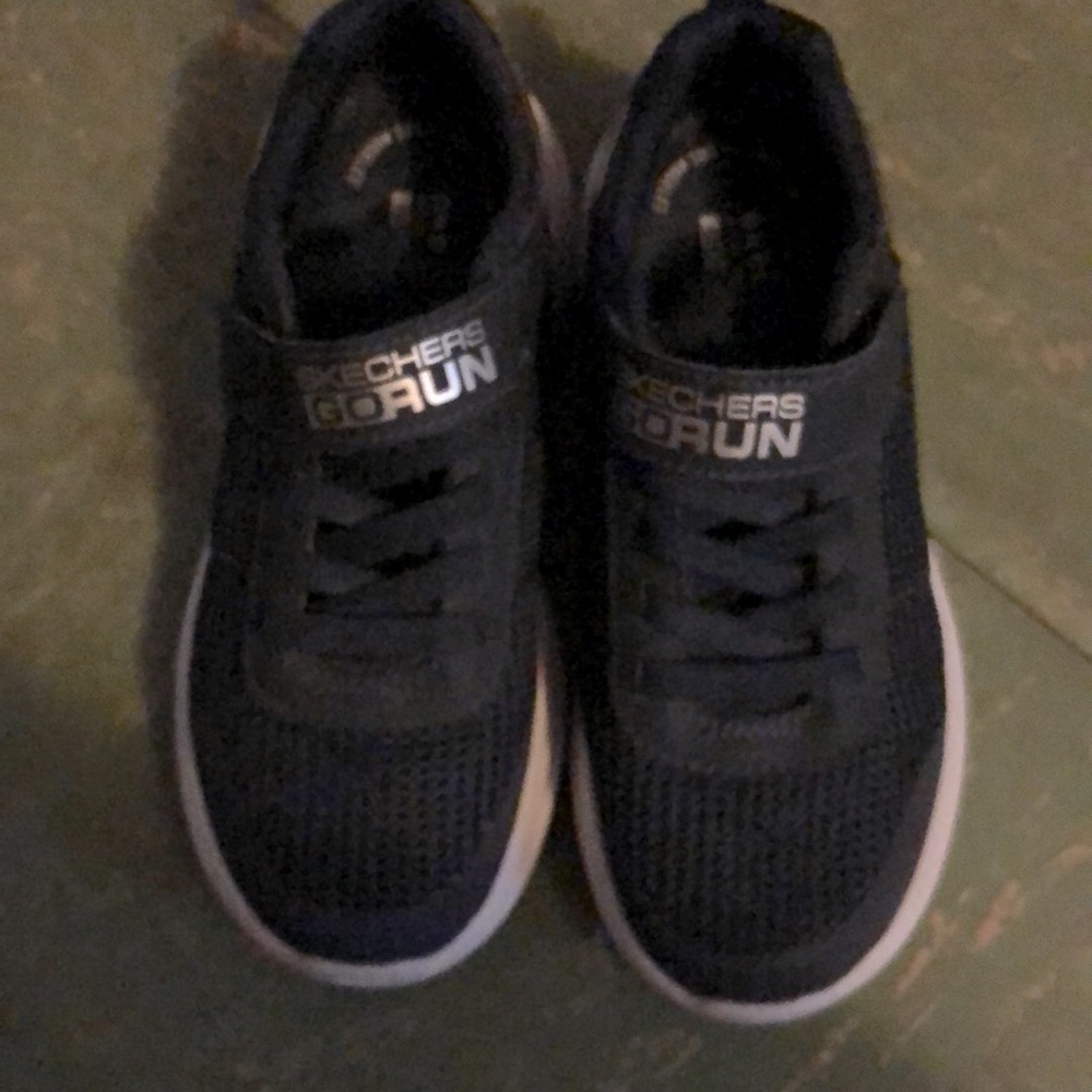 Women’s running shoes. Sketchers, gorun